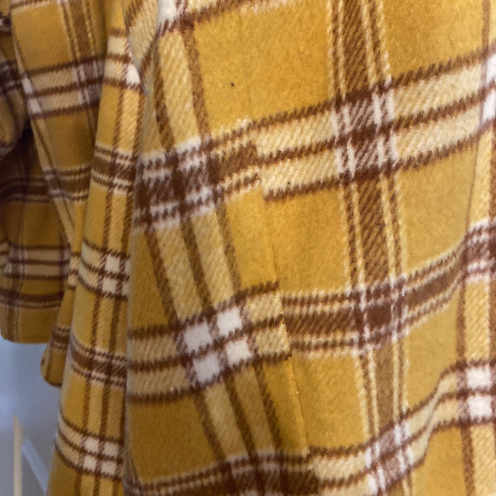 𝅺GORGEOUS yellow and brown plaid button down - Picture 7 of 7